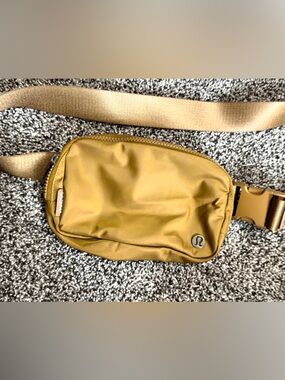 lululemon burnt caramel belt bag